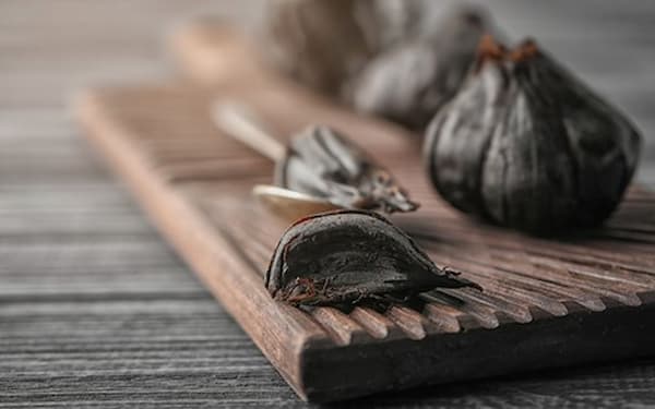 تصویر 2 از فروش سیر سیاه همدان + قیمت خرید به صرفه